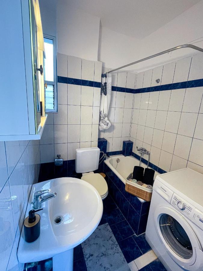 Coastline Apartment Néa Péramos Extérieur photo