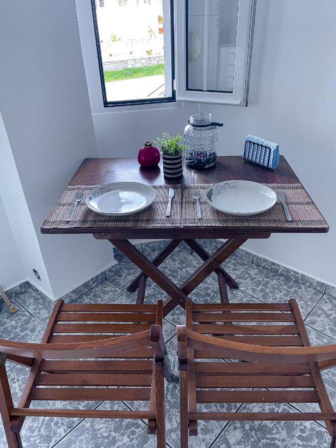 Coastline Apartment Néa Péramos Extérieur photo