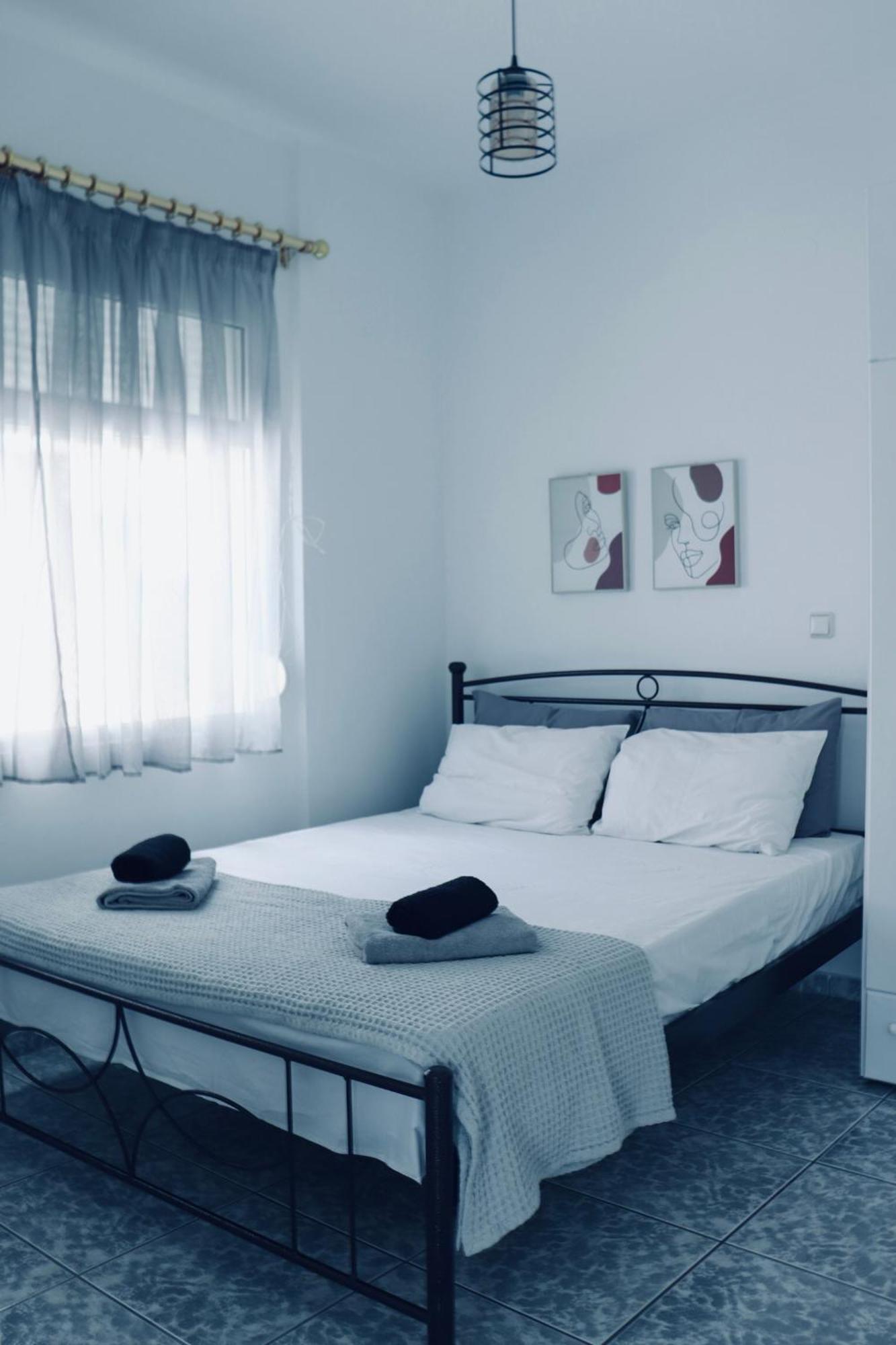 Coastline Apartment Néa Péramos Extérieur photo