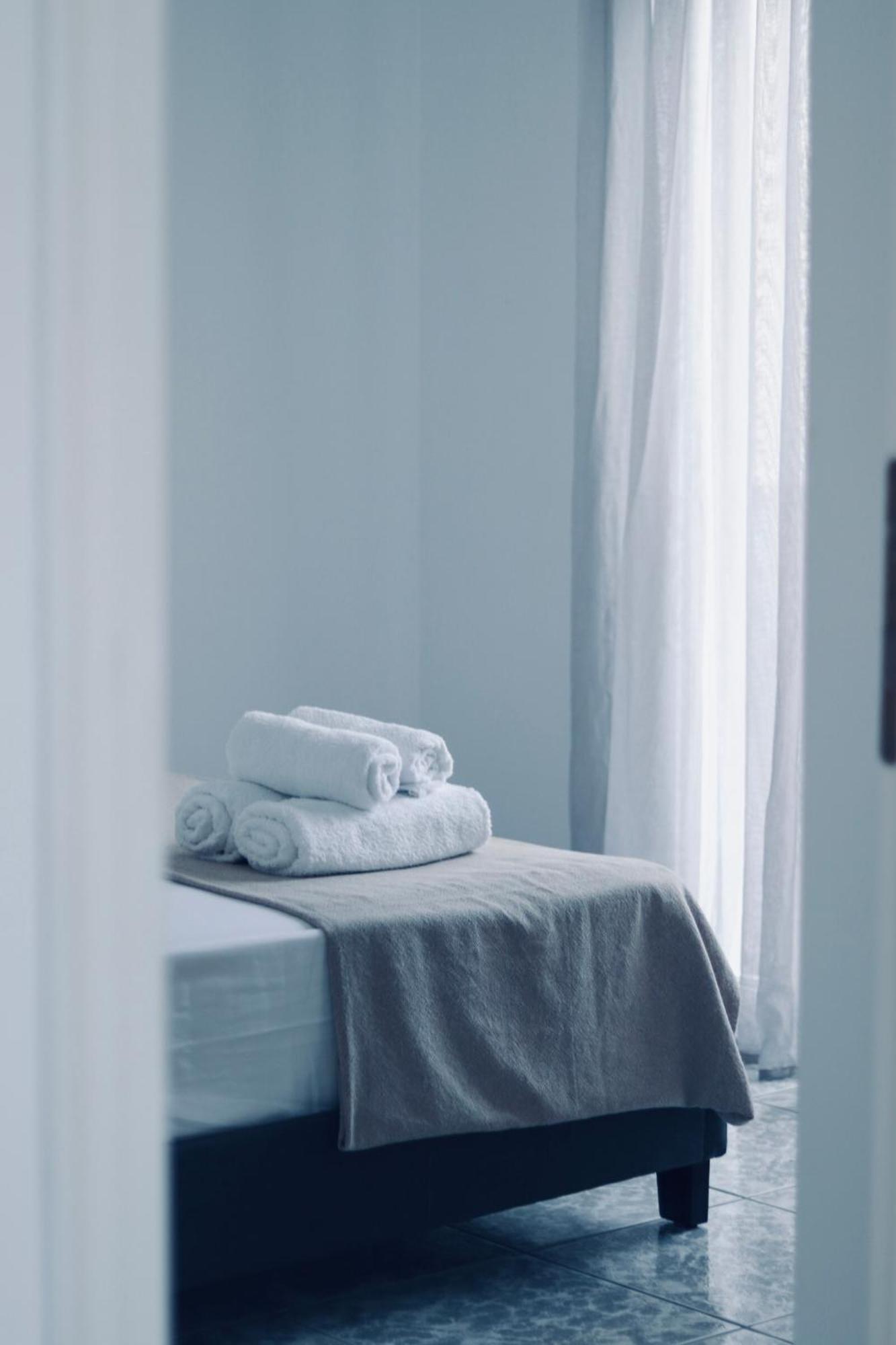 Coastline Apartment Néa Péramos Extérieur photo