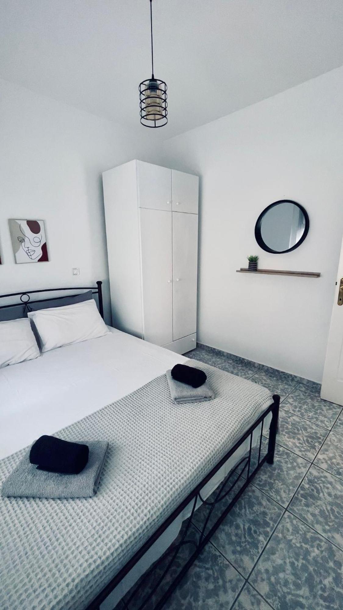 Coastline Apartment Néa Péramos Extérieur photo